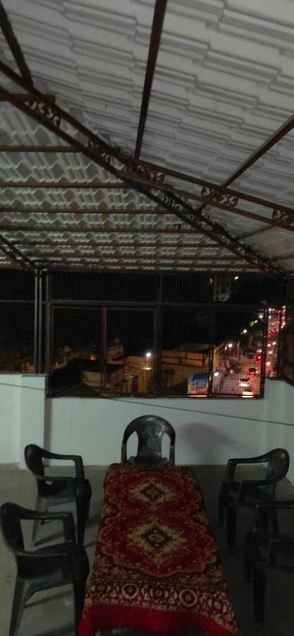 ורנאסי Hotel R D Palace מראה חיצוני תמונה