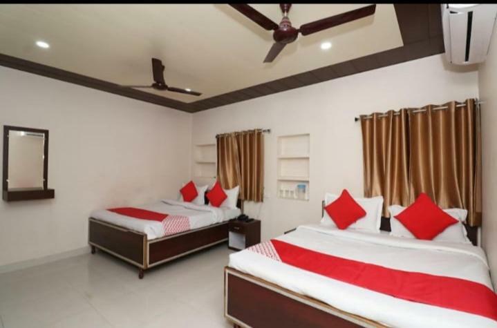 ורנאסי Hotel R D Palace מראה חיצוני תמונה