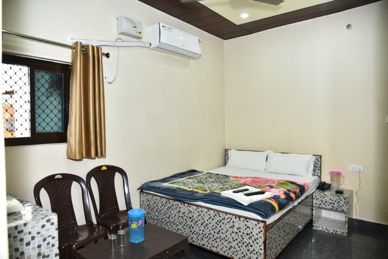 ורנאסי Hotel R D Palace מראה חיצוני תמונה