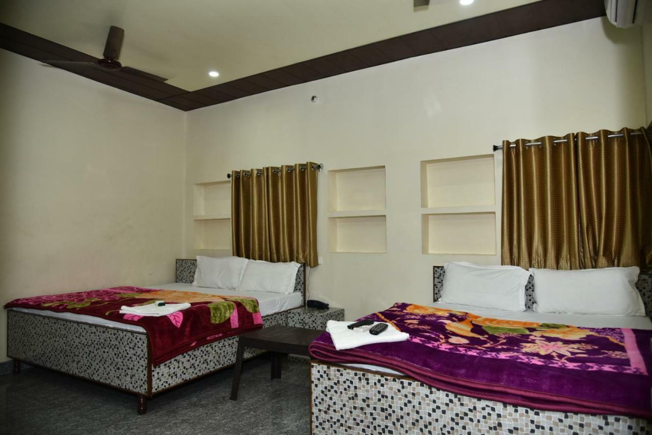 ורנאסי Hotel R D Palace מראה חיצוני תמונה